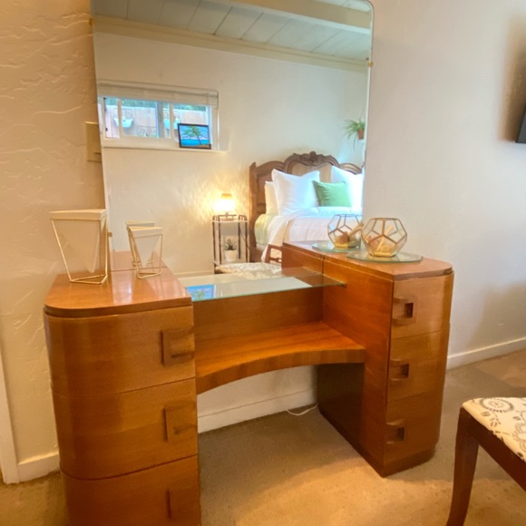 Art Deco vanity with matching chair - Picture 3 of 3